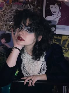 80s Darkwave, 80s New Wave Goth, 80s Prom Makeup, New Wave Outfit, Simple 80s Goth Makeup, New Romantics Hair, 80s New Wave Aesthetic, Goth 80s Makeup, 80s Goth Aesthetic
