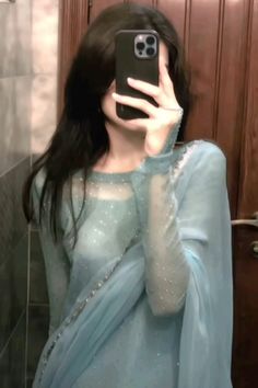 Eid Pic Ideas Poses, Girly Eid Poses, Eid Mirror Selfie Poses, Girls Dp Stylish Aesthetic, Girly Photography Poses Eid, Eid Pic Girly, Eid Mirror Selfie, Mirror Selfie In Suit, Image Girly