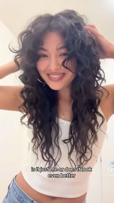 Hippie Twist Perm, Women Perms, 2b Curly Haircuts, Semi Shag Haircut, Haïr Cut Ideas For Curly Hair, Shaggy Hair Without Bangs, Layered Curly Hair No Bangs, Long Shaggy Haircuts Curly Hair, Layered Wavy Curly Hair