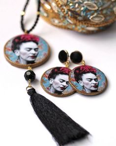 Frida Necklace, Frida Kahlo Jewelry Style, How To Make Frida Kahlo Earrings, Frida Kahlo Earrings Clay, Frida Kahlo Jewelry, Frida Kahlo Inspired Jewelry, Frida Kahlo Style Earrings, Diy Frida Kahlo Necklace, Polymer Clay Frida Kahlo
