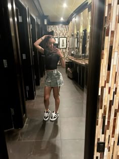 #selfie #vans #knuskoolvans #mirror#blackgirlfashion #imjustagirl Vans Knu Skool Styled, What To Wear With Black Vans, Van Shoes Outfit, Vans Knu Outfit, Vans Knu School Outfit, Van Knu Skool Outfit, What To Wear With Knu Skool Vans, Vans Old Skool Stackform Outfit, Outfits For Knu Skool Vans