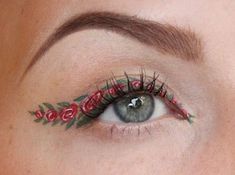 Floral Makeup Looks Simple, Rose Eye Makeup Art, Eyeshadow Flowers, Rose Eyeliner Art, Flower Eye Makeup Simple, Easy Flower Eye Makeup, Flower Eye Shadow, Rose Eyeliner, Flowery Eye Makeup