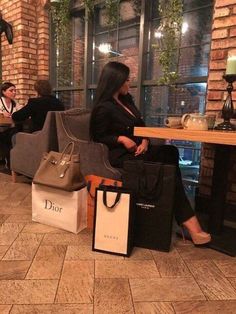 Boujee Lifestyle, Luxury Lifestyle Girly, Living In London, Luxury Lifestyle Fashion, Luxury Lifestyle Women, Rich Girl Aesthetic, Rich Girl Lifestyle, Vida De Luxo, Rich Lifestyle