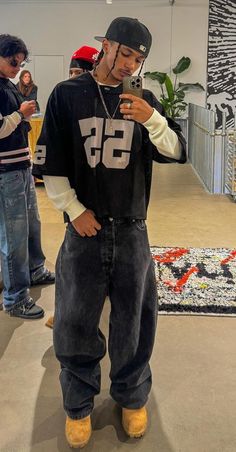 Looks Hip Hop, Y2k Outfits Men, Streetwear Inspo, Guys Fashion Casual, Men Street Fashion, Street Style Outfits Men, Street Style Outfits Casual, Mens Outfit Inspiration, Guys Clothing Styles