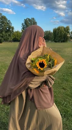 Mode Niqab, Islamic Modest Fashion, Muslimah Outfit, Niqab Fashion, Muslimah Photography, Стили Хиджабов, Hijabi Aesthetic, Muslim Lifestyle, Muslimah Aesthetic