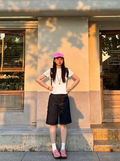 #bermudashorts #over50style #midlifefashion #summeroutfits #confidenceover50 #chicafter50 #fashionoverfifty #everydaystyle #effortlesschic #timelesssummerlooks #over50wardrobe #casualchicstyle #feelgoodfashion #realwomenstyle #summerconfidence Jeans Half Pant, Outfit Ideas Gen Z, Gen Z Outfits Summer, Women Jorts, Korea Outfit Ideas Summer, South Korean Outfits, Women Jorts Outfit, Jorts Outfit Summer, Gen Z Outfit