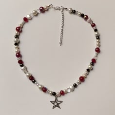 The Craft Jewelry, Necklace Inspo Beads, Necklaces Beaded, Star Necklace Beads, Star And Heart Beaded Necklace, Diy Star Necklace, Stars Beads Necklace, Star Bead Necklace Jewelry, Grunge Beaded Jewelry