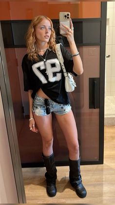 @sstyle.me Rocker Summer Outfits, 2000 Concert Outfit, Rap Concert Outfit Summer, Nelly Concert Outfit Ideas, Jorts Concert Outfit, Jersey Outfit Coachella, Govball Outfits, Y2k Style Summer Concert T-shirt, Renee Rapp Concert Outfit Ideas