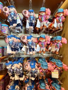 ♡

今日11月26日から発売されたズートピアグッズ🦊🐰🧡🩶

全部かわいくてどれ買うか悩みに悩んで🥹💭
グッズはパーク外ボンボヤージュでも購入可能だったよ！

見た感じやっぱりニックの人気がすごかったですね🫢
買い物帰りにピアリのズートピアツリーも見てきた🎄✨

次のインが楽しみだ〜🫰🏻🤍 ̖́-

.
.
.
#東京ディズニーランド#ディズニーランド#ディズニーグッズ#ディズニー最新#ディズニー最新情報#ズートピア2#ニック#ジュディ