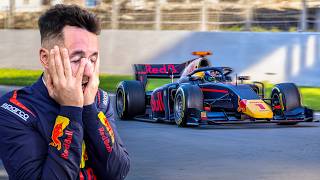 PILOTO UN F2 DE RED BULL