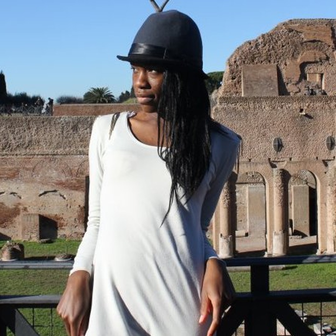 Isabelle Nao’s avatar