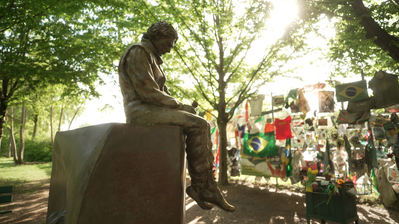 Traguardi! Il nostro amico Ayrton - immagine di copertina del video