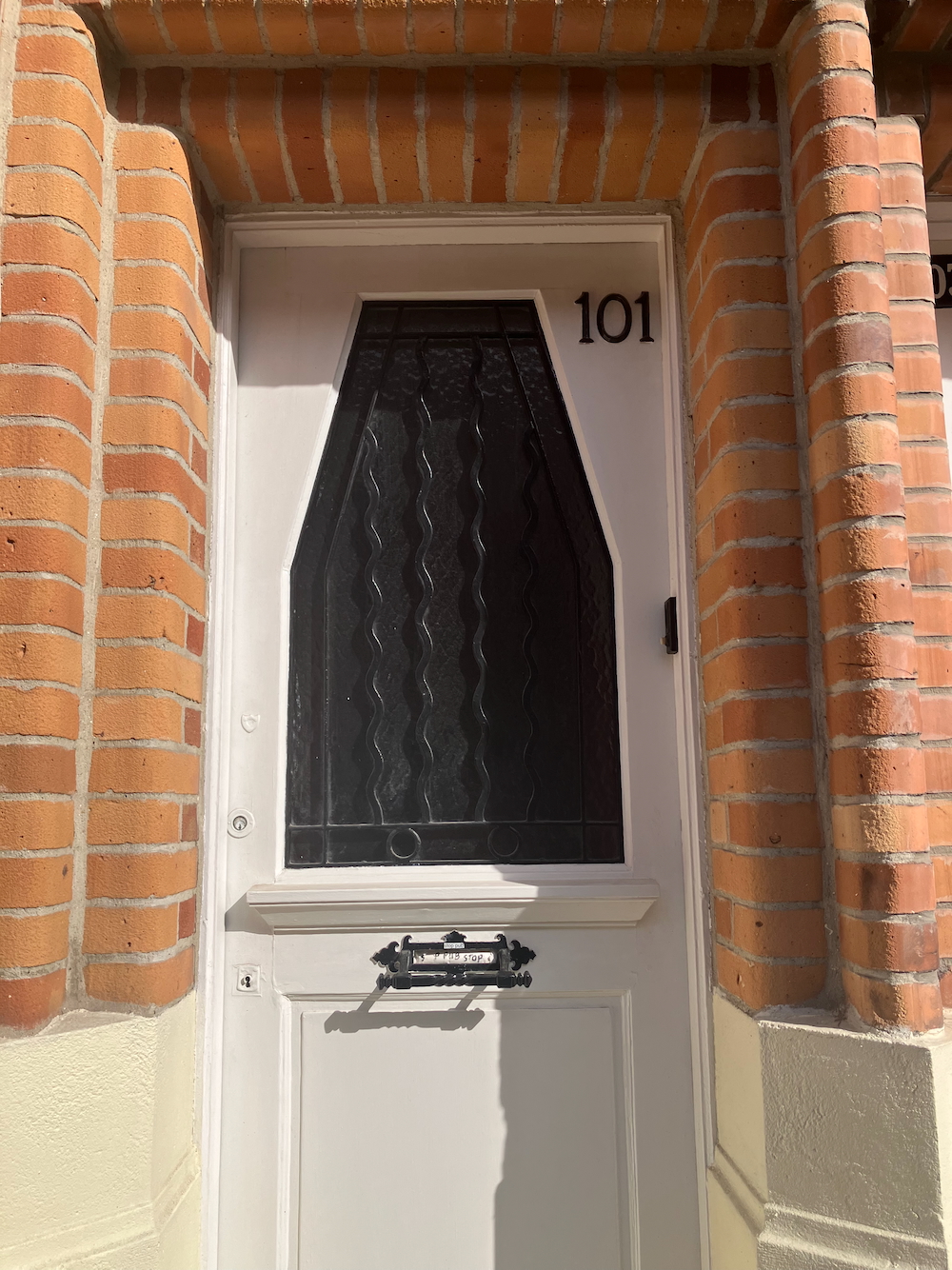 Losange tronqué sur une façade lambersartoise