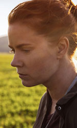 In foto Amy Adams (52 anni) Dall'articolo: Arrival � un film derivativo? Tutt'altro, � fantascienza dei Duemila.