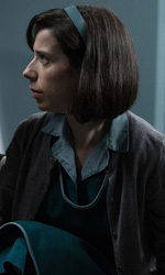 In foto Sally Hawkins (50 anni) Dall'articolo: Ancora in vetta, La forma dell'acqua punta ai 5 milioni di euro entro il weekend.