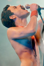 In foto Emily Blunt (43 anni) Dall'articolo: Mary Poppins vola in alto e domina il box office. Dall'articolo: Iniziano a crescere gli incassi dei film natalizi: il vero fenomeno rimane Bohemian Rhapsody.