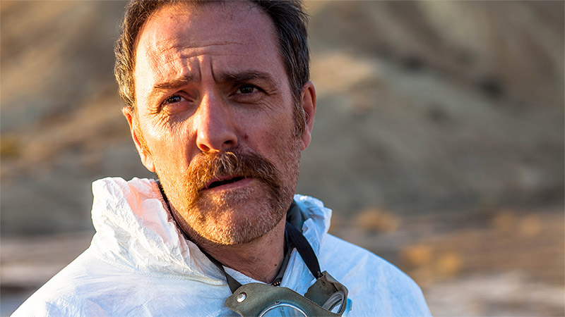 Dalla Garbatella all'Area 51: Valerio Mastandrea è il Professore