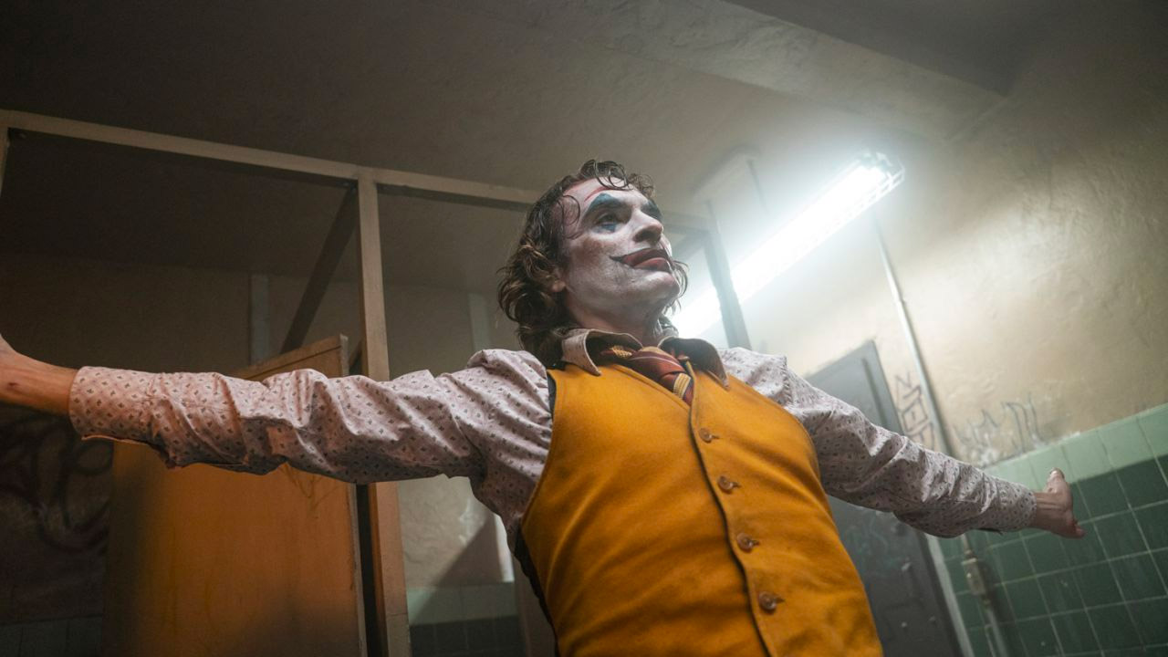 In foto Joaquin Phoenix (52 anni) Dall'articolo: Joker non molla la leadership del box office. Il totale � di 24,6 milioni.
