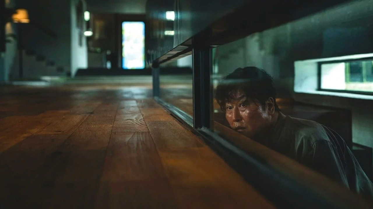 In foto Song Kang-ho (59 anni) Dall'articolo: Parasite scala la classifica: � il 4� incasso di ieri al box office.