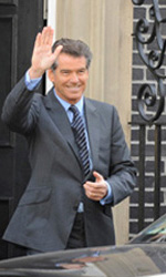 In foto Pierce Brosnan (73 anni) Dall'articolo: L'uomo nell'ombra: Delitto per delitto.