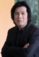In foto Lee Chang-dong (72 anni) Dall'articolo: Poetry o l'elogio del vuoto.