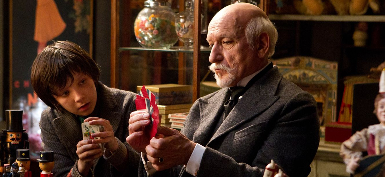 In foto Asa Butterfield (29 anni) Dall'articolo: Film nelle sale: uomini, donne, bambini e robot.