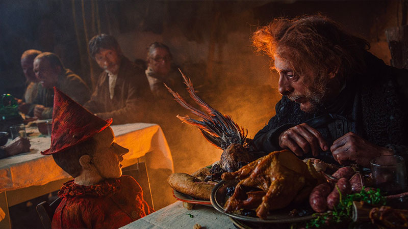 Complimenti al cinema italiano, unico a resistere all'invasione Usa natalizia