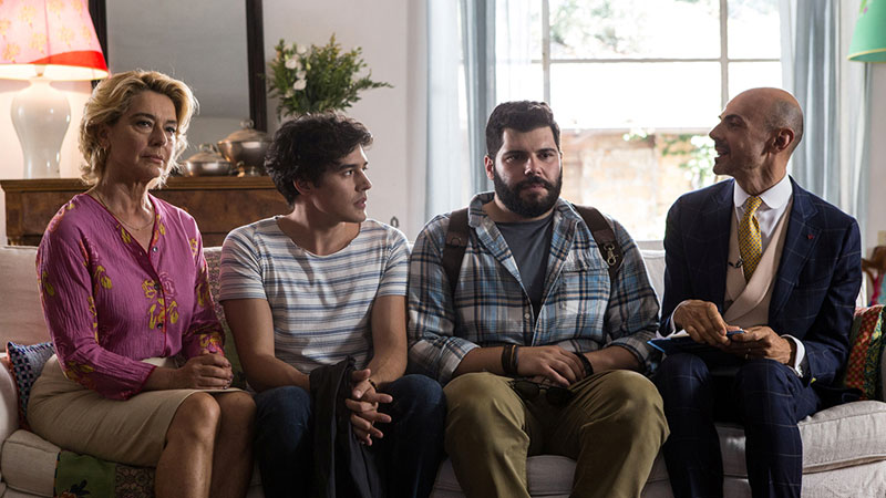 Puoi baciare lo sposo, Cristiano Caccamo e Salvatore Esposito sull'altare