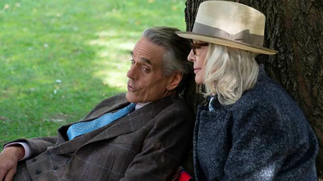 Love, Weddings & Other Disasters, il trailer originale del film [HD]