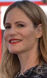 Jennifer Jason Leigh